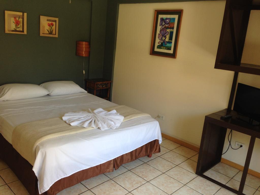 Dushi Vida Country Inn Alajuela Room photo
