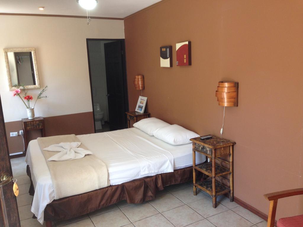 Dushi Vida Country Inn Alajuela Room photo